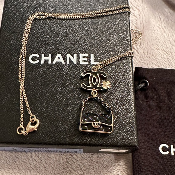 CHANEL Jewelry - Holiday Sale! Like New 12A Chanel CC Handbag Logo Necklace